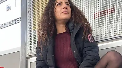 PUBLIC: Zwischen Bahnhof und vorbeifahrenden ICE 