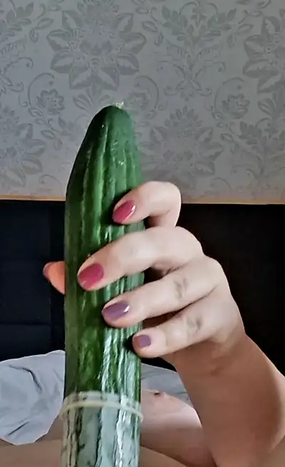 Ich habe es mir mit einer Gurke besorgt?💥