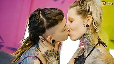 Strap on play mit Cutz