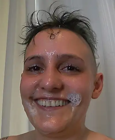 Fellation profonde et brutale - jusqu'à la limite et au-delà.