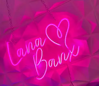 My partner gets horny during the cam session🍆