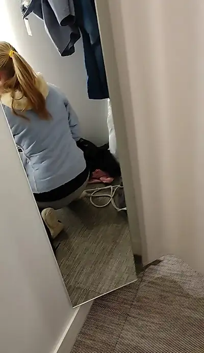 B**wjob in the changing room