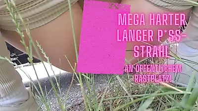 UN RAGGIO DI PISCIA MEGA DURO E LUNGO IN UN'AREA DI SERVIZIO PUBBLICA! Questa volta mi hanno visto tutti davvero!