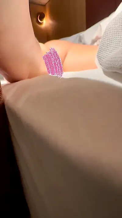 Voyeur dans une auberge de jeunesse (POV)