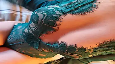 Il me fait une fellation et il éjacule sur ma chatte 🤤