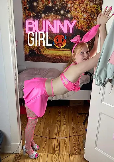 Hot bunny girl in pink lingerie and heels is seduced...😇😮