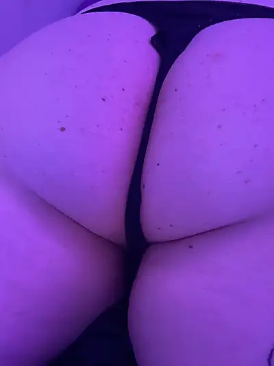 Extremely horny on the sofa 