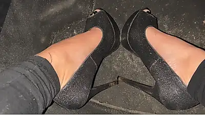 MiaXXX Footjob & feetcum