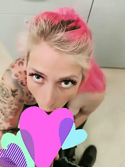 B**wjob im Tattoostudio 🤤