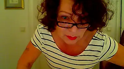 Patent heels and red nails, look behind this picture