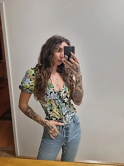 Mirror selfies ☺️