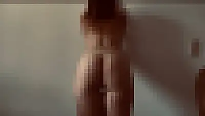 I'm in the back, just for you 💋😋