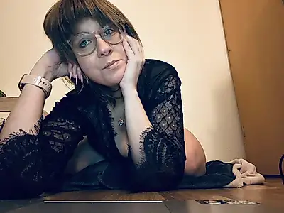 I'm playing with a cucumber 