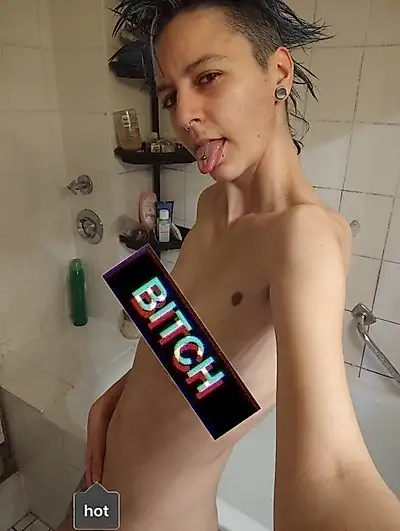 Selfies after the shower 😜✌️