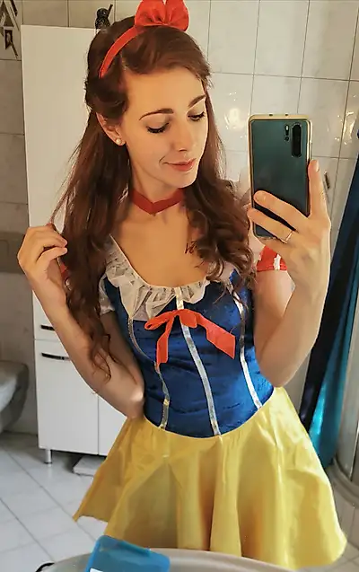 S*xy Snow White