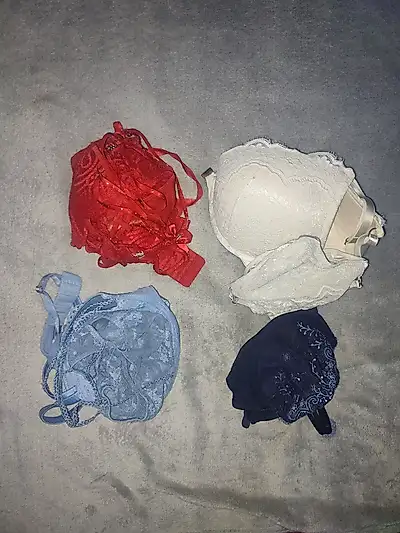 4 different bras/slips