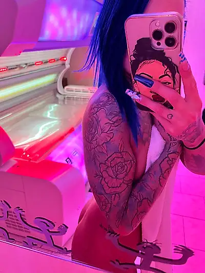 It will be at least as hot in the solarium in 2025 as it was in 2024. see for yourself 🔥