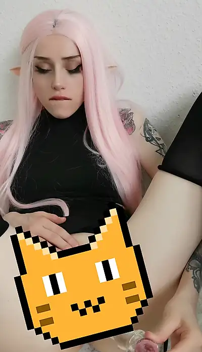 Elfgirl Dildo F**k