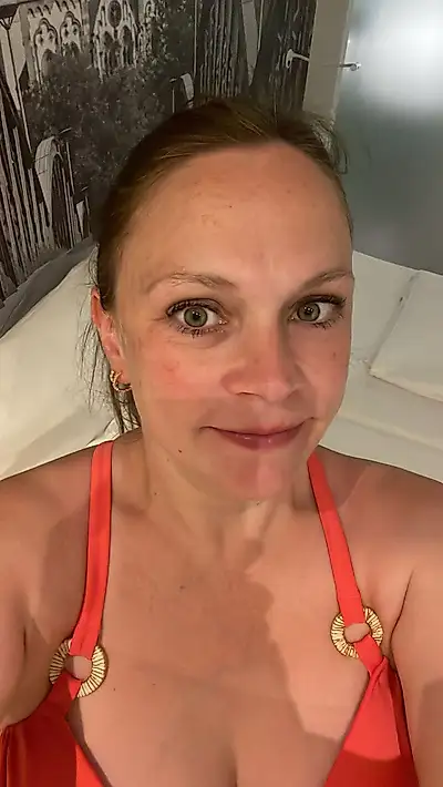 MILF 8 months pregnant has sex on a park bench