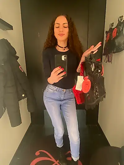 Sue in Hunkemöller - fitting and self-f**k / Public + Toy's