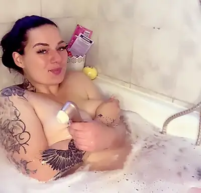 Distracție la baie cu mami💦