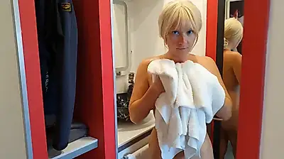 Kaum ist der Sohn weg, besamt mich gleich Stief Papi. Doppel-Besamung meiner Teenp***y! Beide spritzen einfach rein!