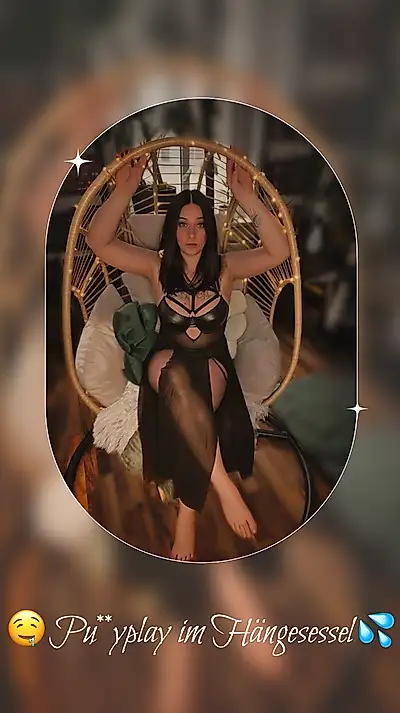 🤤Pussy play in the hanging chair💦