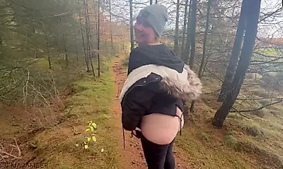 Hot hiking f**k with C******e! 💦