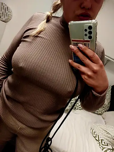 Are you going to unpack my tits? 😈😘