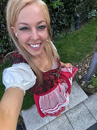 Dirty Dirndl