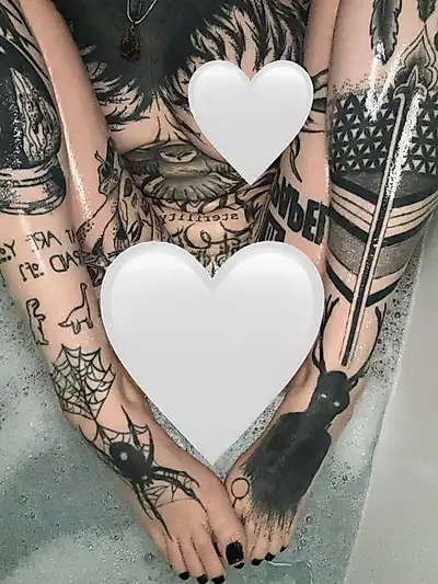 Gönnung von zwei Dildos 💦