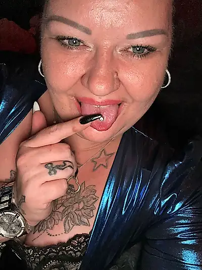 A mix of summer and pool and awesome evenings in the living room :*