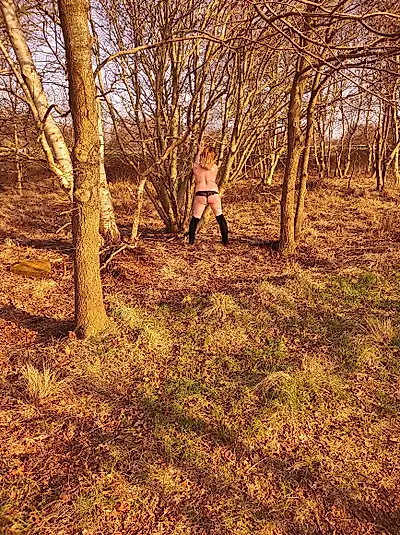 Awesome in the forest 🥵