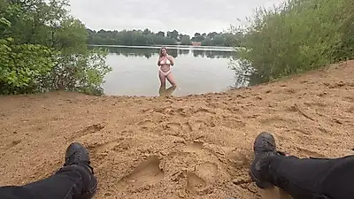 Outdoor quickie at the lake - splash me in the face please! 💦