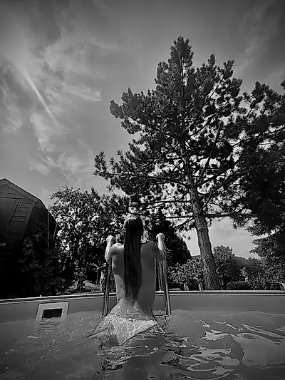 Photoshoot by the pool 