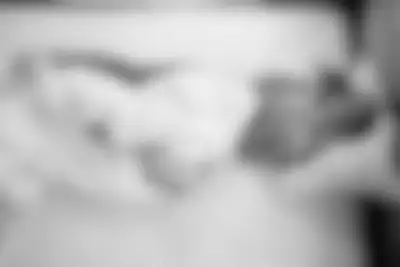 Boudoir pictures in a four-poster bed 🔥🍑