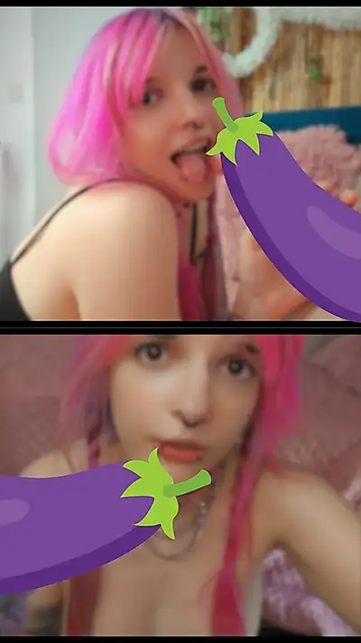 Süß und frech mit Zöpfen und einem Dildo 😈