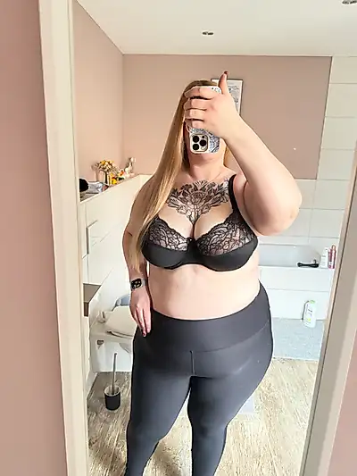 curvy_Bella_69