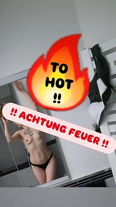Zu Hot für Kleidung in der Dachbodenwohnung 🤭🥵🤤