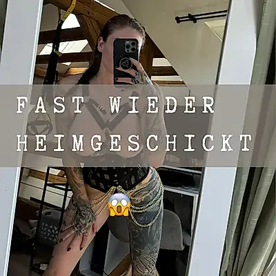 Outfit too blatant: almost sent home again at the shoot