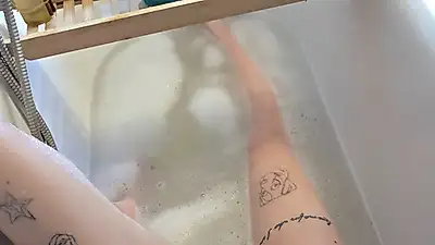 M****i Shaving 🪒💦🔥🥵😏🤤 Can you help me? 😏🥵🔥💦💧🛁