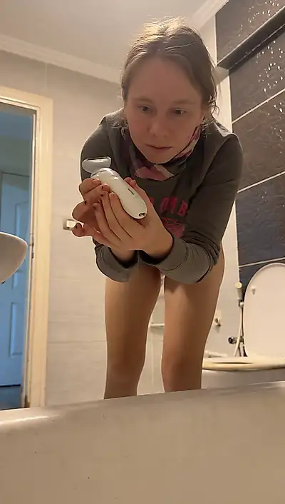 Razor used as a dildo