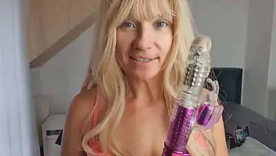 ZWANGSENTSAMUNG! DIESES MAL BEKOMMT ER DEN RIESENDILDO IN DEN A***H GESCHOBEN BIS ER SPRITZT! MIT LATEX!