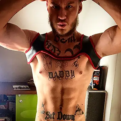 Hunk with Sixpack and 21cm flexing at the morning 🍌💦