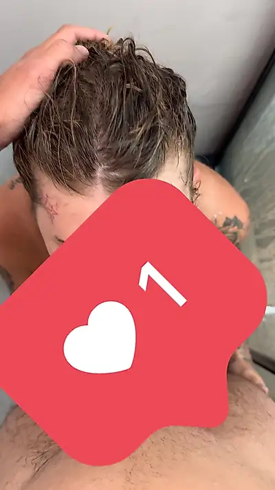 Got Daddy to have a nice splash in the shower 🥵