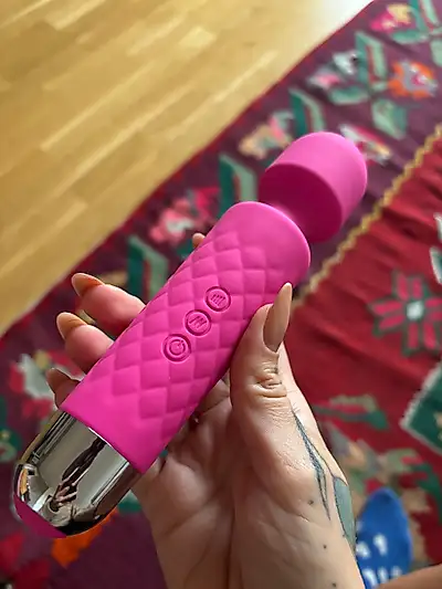 Eerste keer dat ik een roze vibrator gebruik 🩷🔥