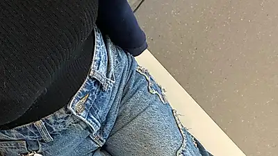 Wie sieht es wohl unter dem Oberteil aus