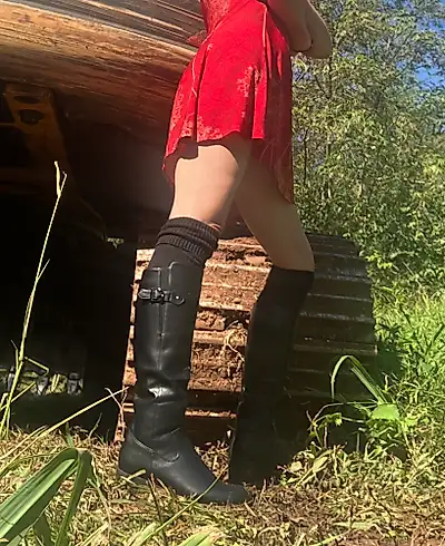 My lunch break on the construction site - eroticism for in between.