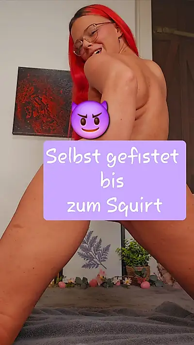 Self fisted until s****t😈💦