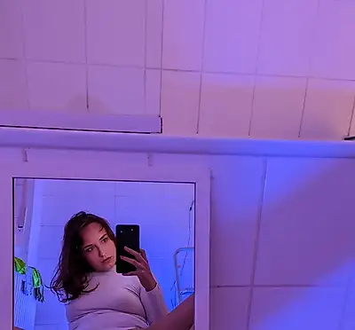 My white body s****et my labia